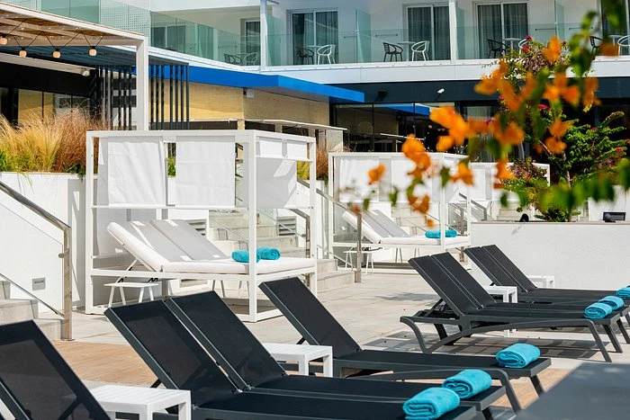 l-azure-hotel_4